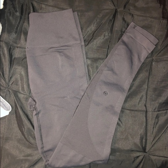 3 pairs LULULEMON ATHLETICA LEGGINGS/FLARE BOTTOMS - Picture 1 of 7